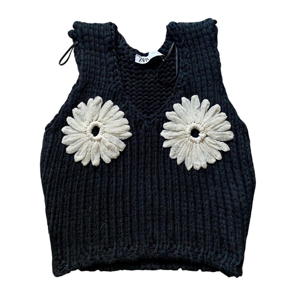 Zara Cottage V-Neck Knit Floral Crochet Casual Resortwear Sleeveless Crop Top